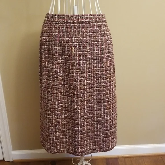 COMPLETELY CONFIDENT ❣️Lady's Image Delaware Tweed Suit, blazer and skirt - Picture 8 of 12